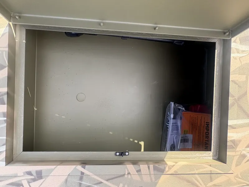 Slide: The Image of Crestliner 2070 RETRIEVER SIDE CONSOLE HEAVY DUTY 2026 - 14