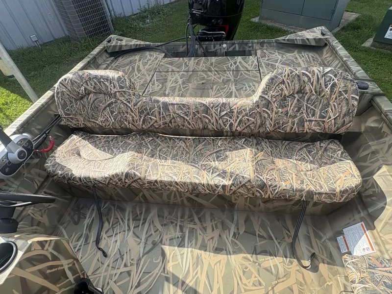 Slide: The Image of Crestliner 2070 RETRIEVER SIDE CONSOLE HEAVY DUTY 2026 - 17