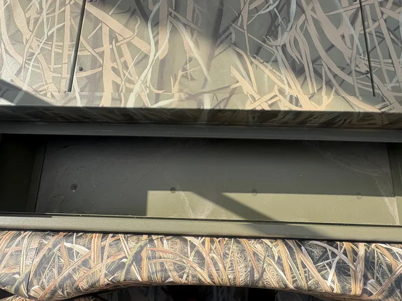 Slide: The Image of Crestliner 2070 RETRIEVER SIDE CONSOLE HEAVY DUTY 2026 - 18