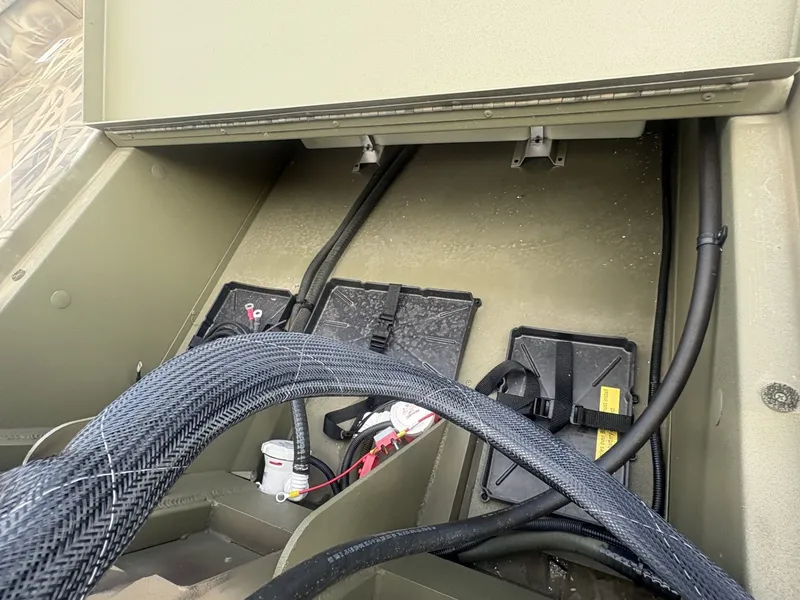 Slide: The Image of Crestliner 2070 RETRIEVER SIDE CONSOLE HEAVY DUTY 2026 - 19