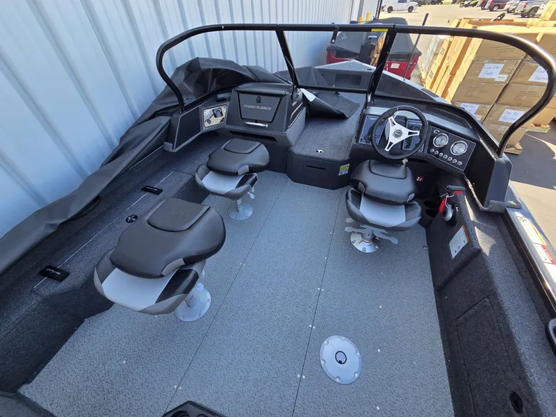 Slide: The Image of Crestliner 2050 Fish Hawk 2026 - 13