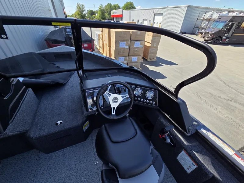 Slide: The Image of Crestliner 2050 Fish Hawk 2026 - 16