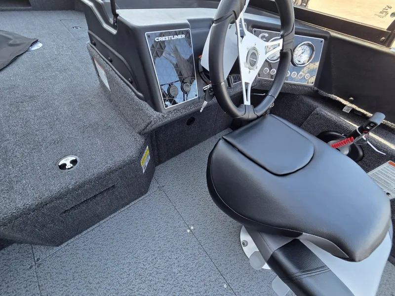 Slide: The Image of Crestliner 2050 Fish Hawk 2026 - 17