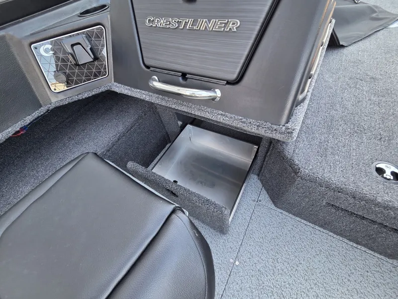 Slide: The Image of Crestliner 2050 Fish Hawk 2026 - 22