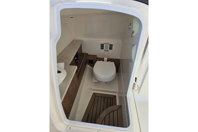 Slide: The Image of Boston Whaler 270 Vantage 2014 - 50