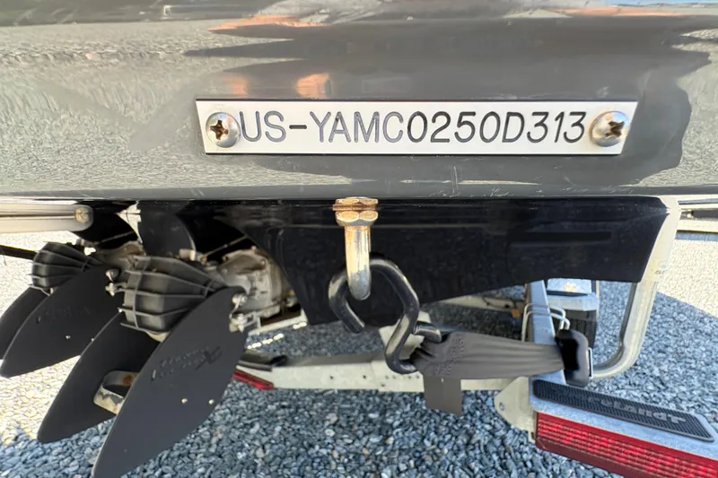Slide: The Image of 2013 Yamaha Boats AR240 HO hull identification number and propellers. - 25