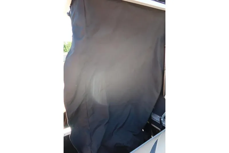 Slide: The Image of Black curtain inside 2013 Berkshire 231RFCSTS13 vehicle interior. - 18