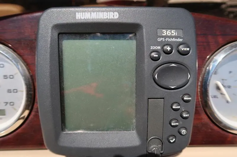 Slide: The Image of Humminbird 365i GPS fishfinder on 2013 Berkshire 231RFCSTS13 dashboard. - 21