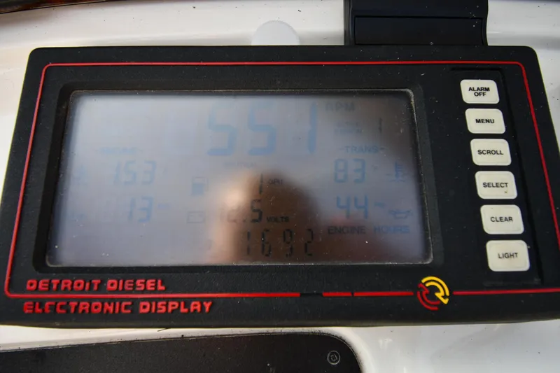 Slide: The Image of Detroit Diesel electronic display on 1996 Sunseeker 55 CAMARGUE yacht dashboard. - 18