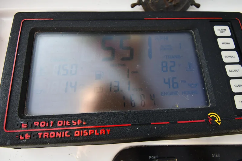 Slide: The Image of Digital display panel on a 1996 Sunseeker 55 CAMARGUE yacht. - 19