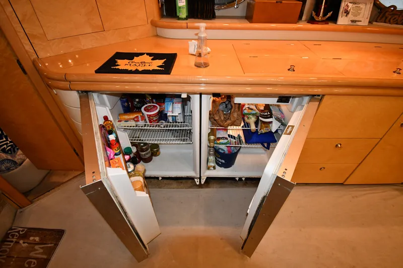 Slide: The Image of Sunseeker 55 CAMARGUE 1996 - 57