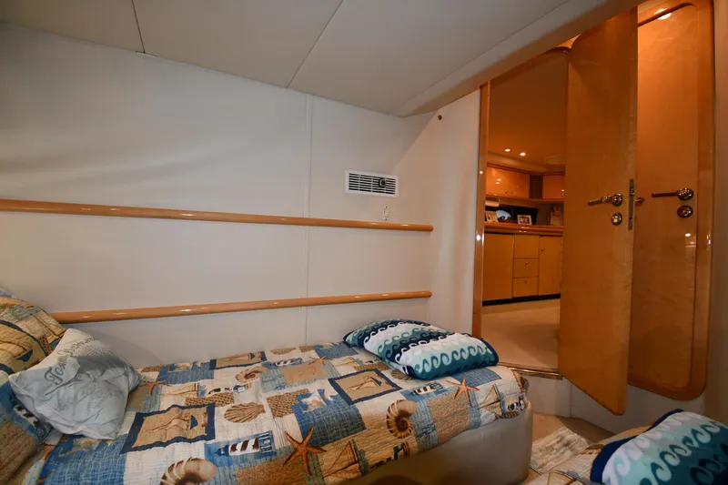 Slide: The Image of Sunseeker 55 CAMARGUE 1996 - 64