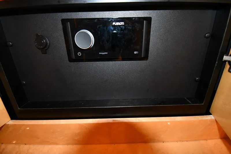 Slide: The Image of Sunseeker 55 CAMARGUE 1996 - 76