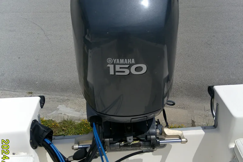 Slide: The Image of Yamaha 150 outboard motor on 2008 KenCraft 2260 BAYRIDER boat. - 19