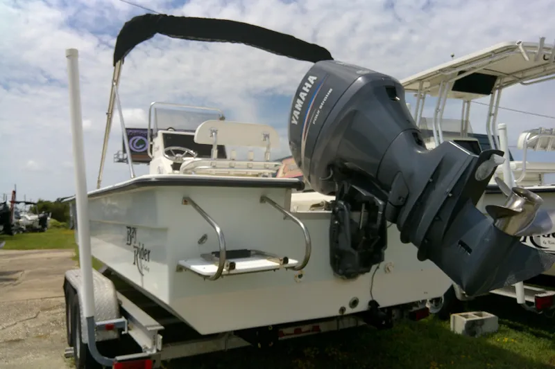 Slide: The Image of 2008 KenCraft 2260 BAYRIDER boat with Yamaha outboard motor on trailer. - 6