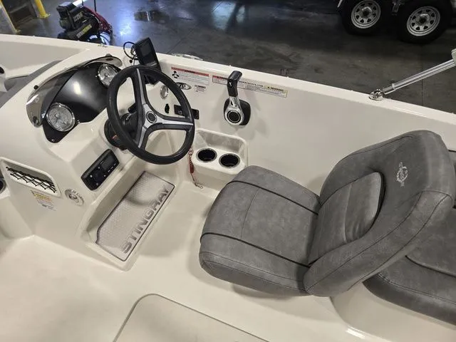 Slide: The Image of Stingray 182SC 2021 - 16