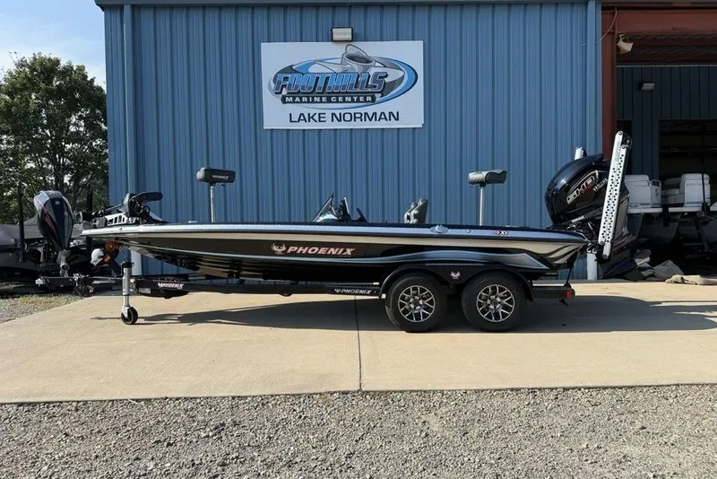 The Image of 2026 Phoenix 20 XE boat at Foothills Marine Center, Lake Norman. - 2