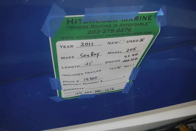 Slide: The Image of 2011 Sea Ray 205 Sport boat for sale, 21 feet, 220 HP engine. - 11