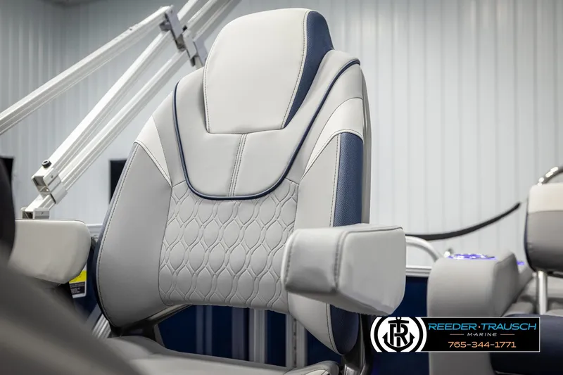 Slide: The Image of Luxurious 2026 Avalon LSZ VRB boat seat with elegant design and premium materials. - 37