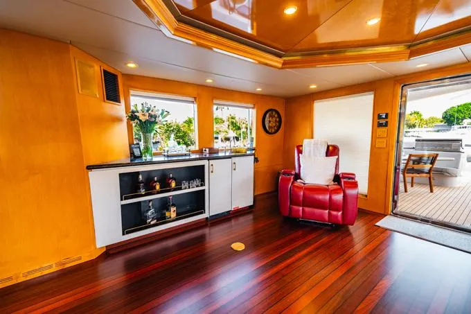 Slide: The Image of Skylounge Bar - 44