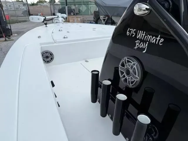 Slide: The Image of Blazer Bay 675 Ultimate Bay 2021 - 11