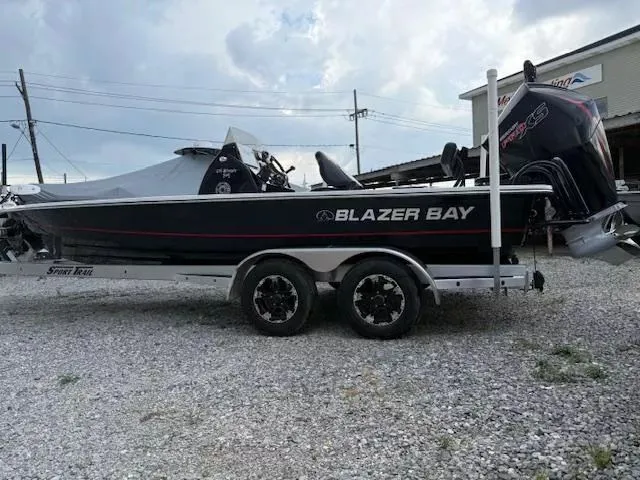 Slide: The Image of Blazer Bay 675 Ultimate Bay 2021 - 2