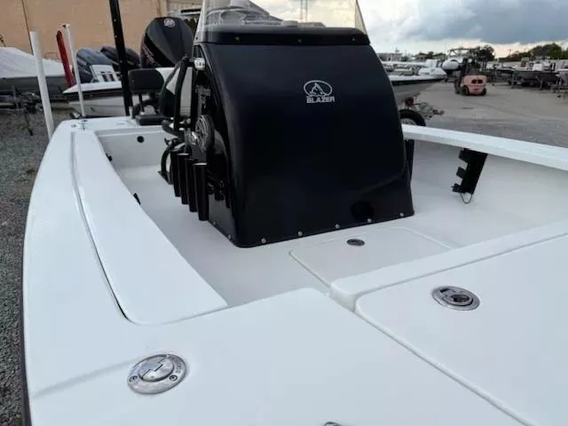 Slide: The Image of Blazer Bay 675 Ultimate Bay 2021 - 6