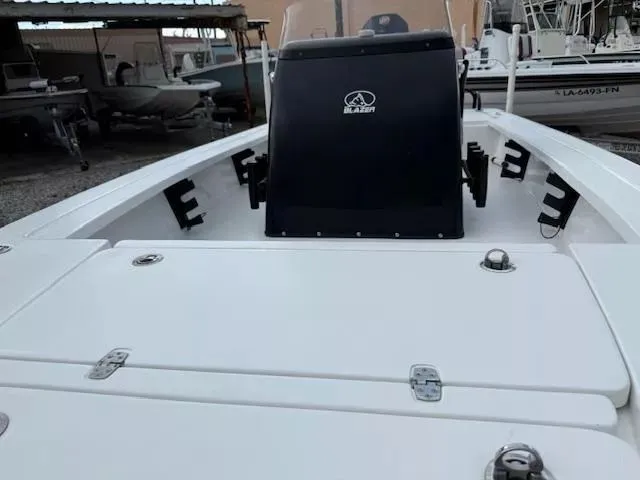 Slide: The Image of Blazer Bay 675 Ultimate Bay 2021 - 9