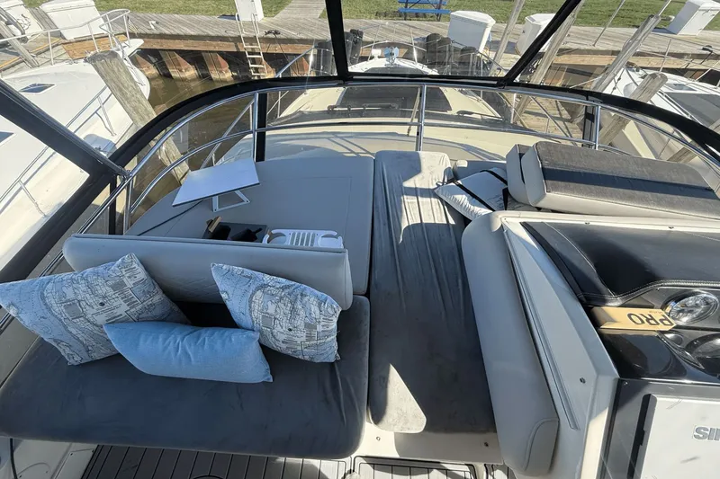 Slide: The Image of Sea Ray 510 Fly 2017 - 16