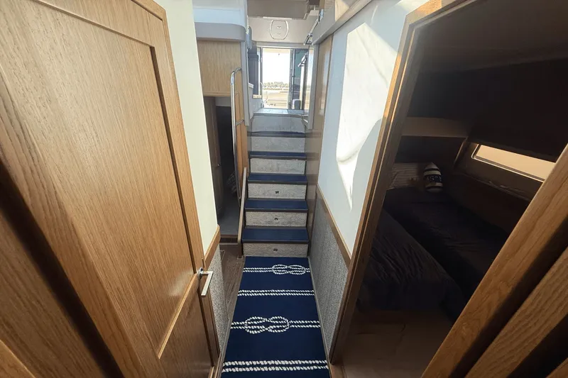 Slide: The Image of Sea Ray 510 Fly 2017 - 30