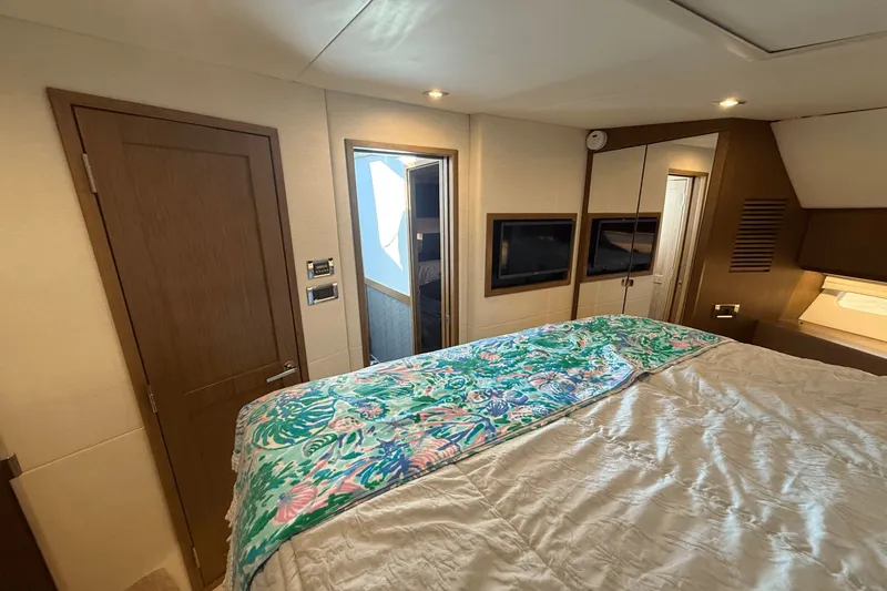 Slide: The Image of Sea Ray 510 Fly 2017 - 32