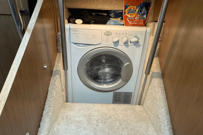 Slide: The Image of Sea Ray 510 Fly 2017 - 36