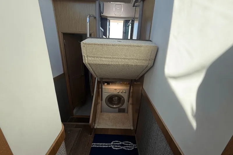 Slide: The Image of Sea Ray 510 Fly 2017 - 37