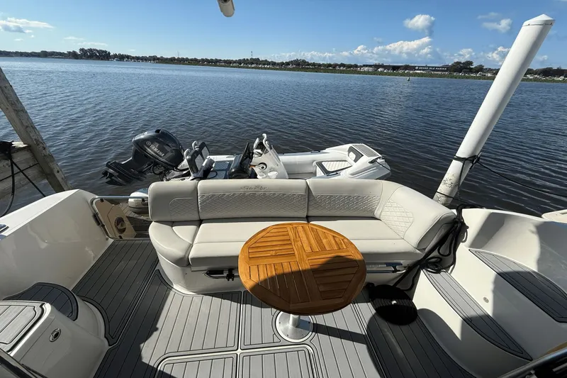 Slide: The Image of Sea Ray 510 Fly 2017 - 5