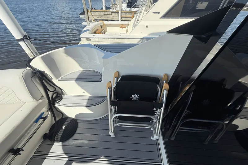 Slide: The Image of Sea Ray 510 Fly 2017 - 6