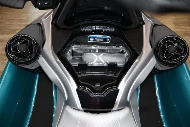 Slide: The Image of Sea-Doo GTX 2025 - 15