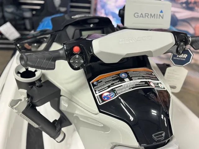 Slide: The Image of Sea-Doo FISH PRO 2025 - 9