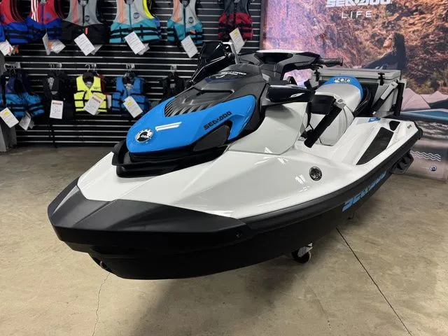 Slide: The Image of Sea-Doo FISH PRO 2025 - 4