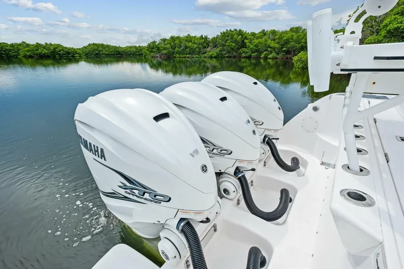 Slide: The Image of 2020 Intrepid 400 CC - Outboard Engines - 24
