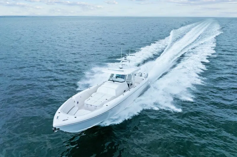 Slide: The Image of 2020 Intrepid 400 CC - Profile - 46