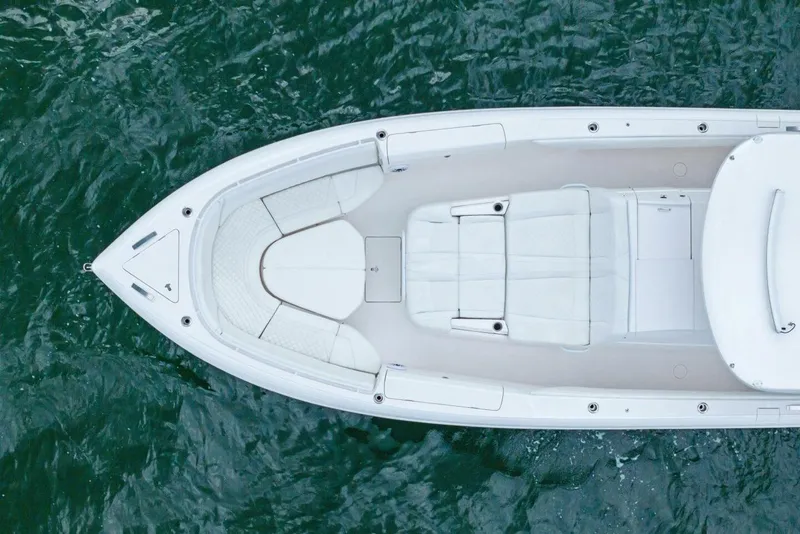 Slide: The Image of 2020 Intrepid 400 CC - Profile - 53