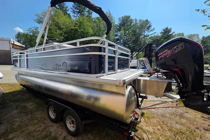 Slide: The Image of 2026 Sun Tracker SportFish 20 DLX pontoon boat with Mercury Pro XS engine on trailer. - 5