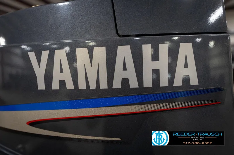 Slide: The Image of Yamaha logo on a 2007 G3 1860 CCT boat, featuring sleek design elements. - 42
