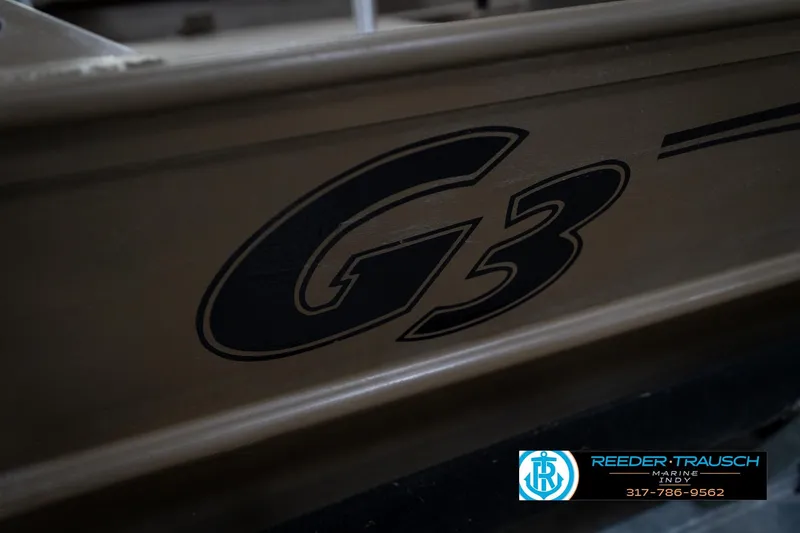 Slide: The Image of 2007 G3 1860 CCT boat with logo, Reeder-Trausch Marine contact details visible. - 51