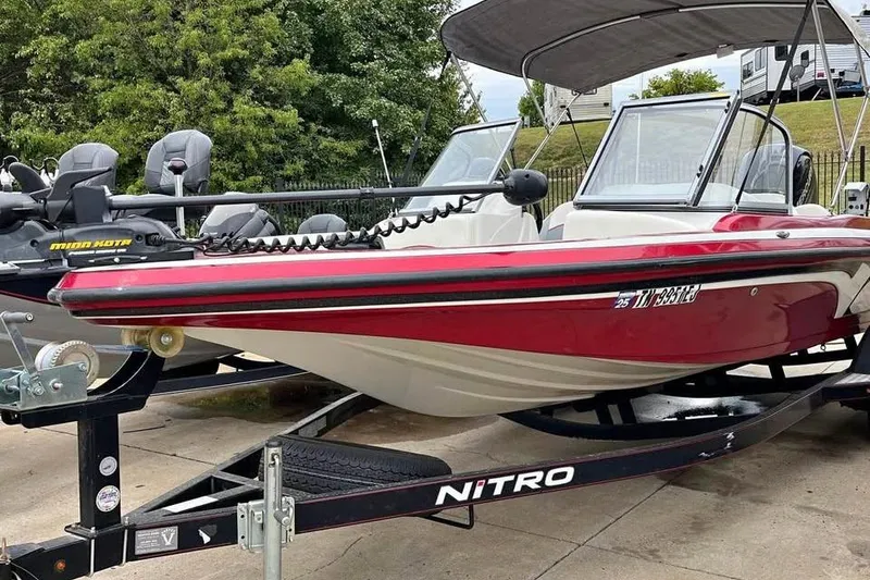 The Image of 2016 Nitro Z-7 boat with canopy on trailer in storage facility. - 0