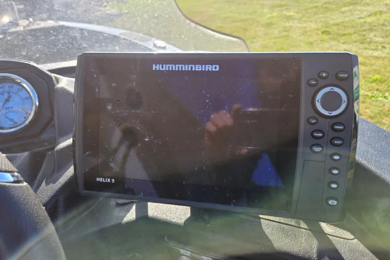 Slide: The Image of Fish finder display on 2021 Crestliner 1850 Fish Hawk SC JS boat dashboard. - 15