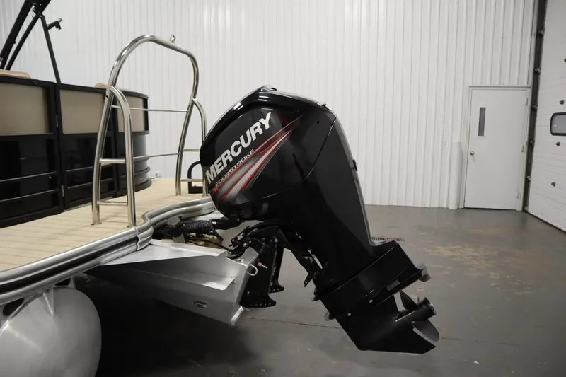 Slide: The Image of 2018 Lowe 230 Retreat WT pontoon boat with Mercury FourStroke outboard motor. - 40