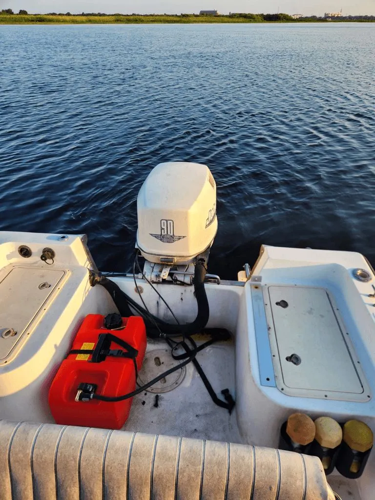 Slide: The Image of Key West 1720 Center Console 2000 - 2