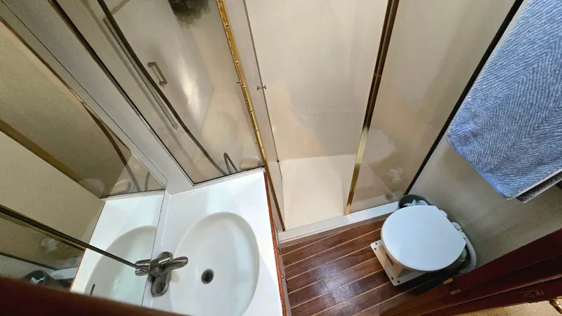 Slide: The Image of Ocean Yachts 48 Super Sport 1995 - 15