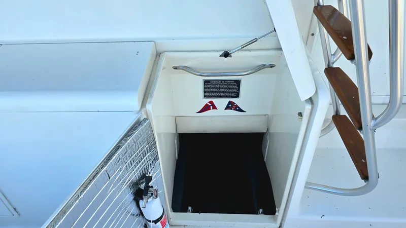 Slide: The Image of Ocean Yachts 48 Super Sport 1995 - 17